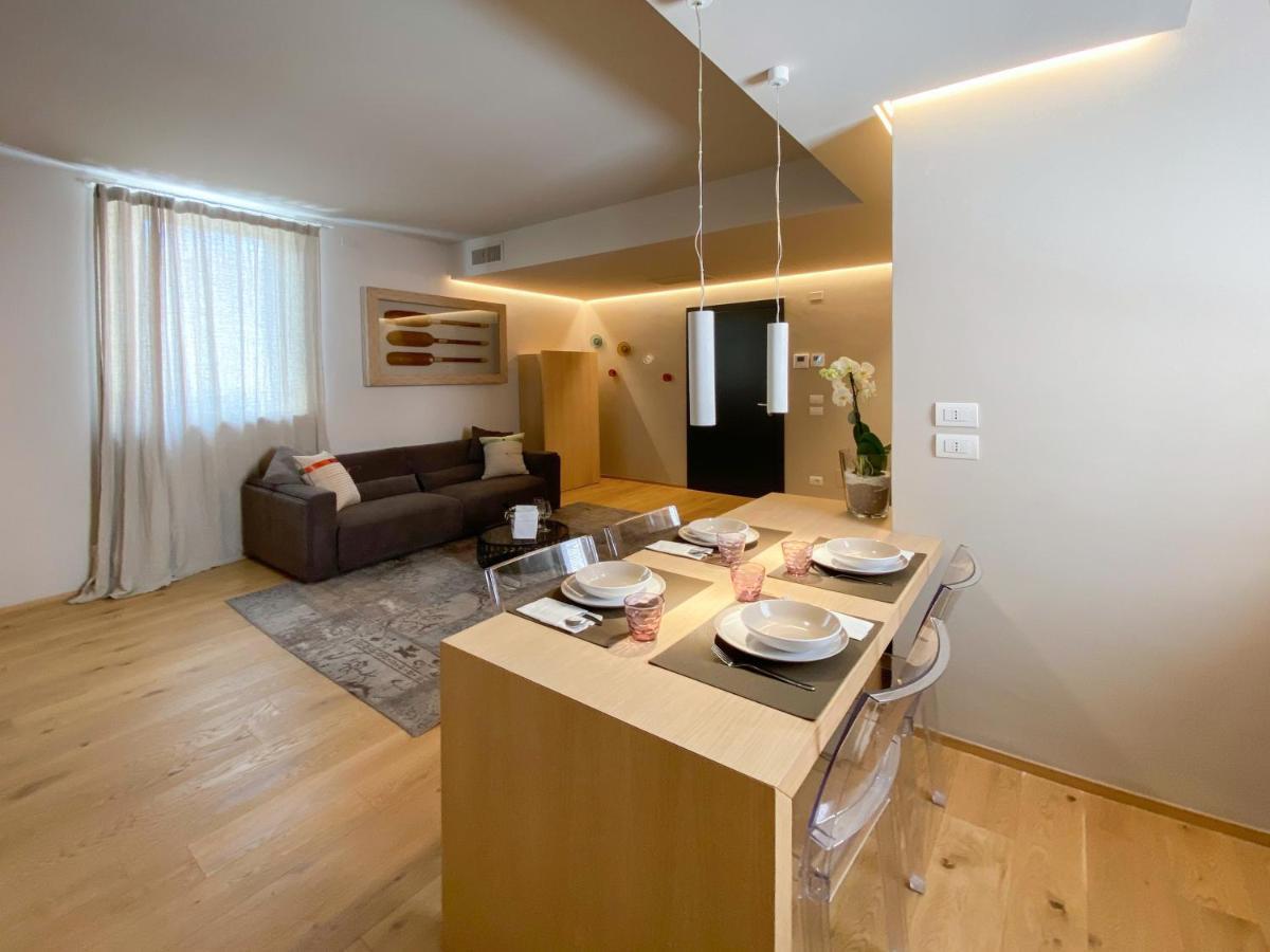 Time To Be - Luxury Apartments Centro Storico Peschiera del Garda Eksteriør bilde