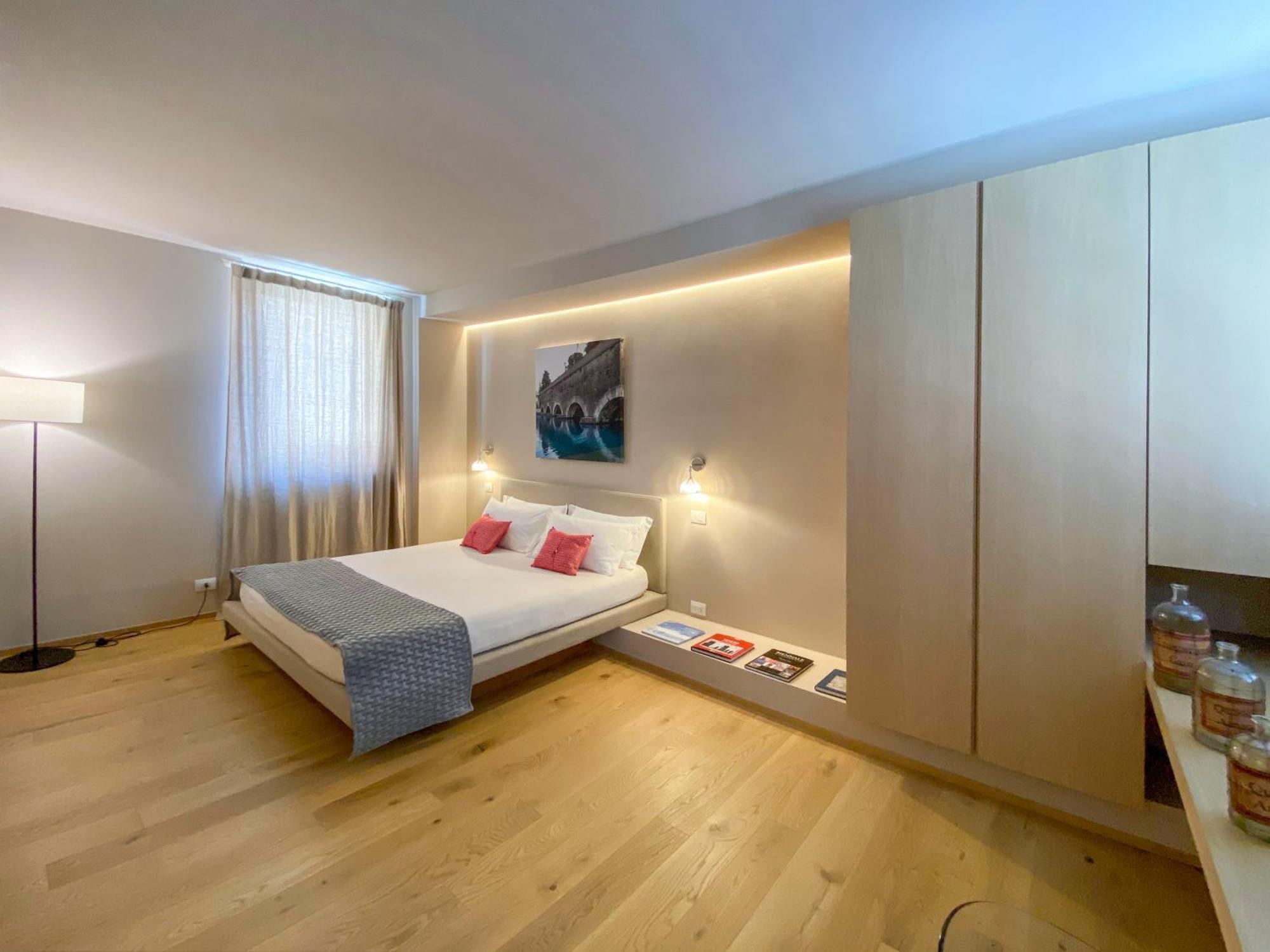 Time To Be - Luxury Apartments Centro Storico Peschiera del Garda Eksteriør bilde